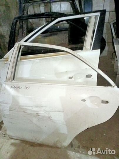 Задняя Левая дверь на Toyota Camry 40