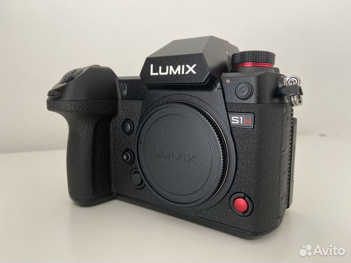 Фотоаппарат Panasonic Lumix DC-S1H Body