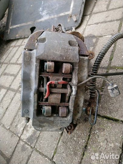 Задние суппорта на Volkswagen Touareg 2004 г.в