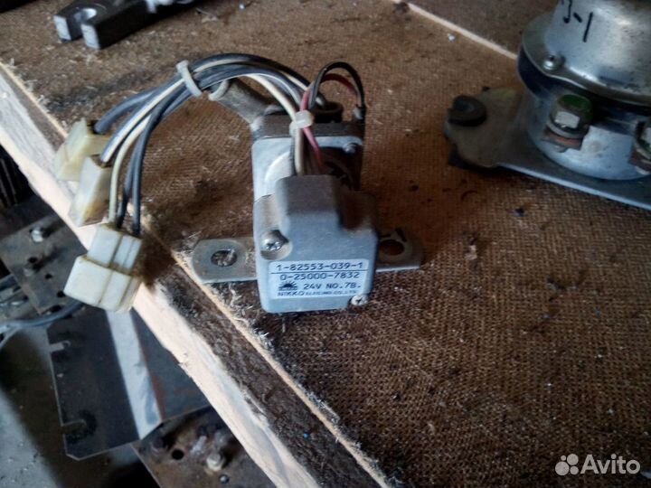 Реле стартера экскакватора Разборка Хитачи