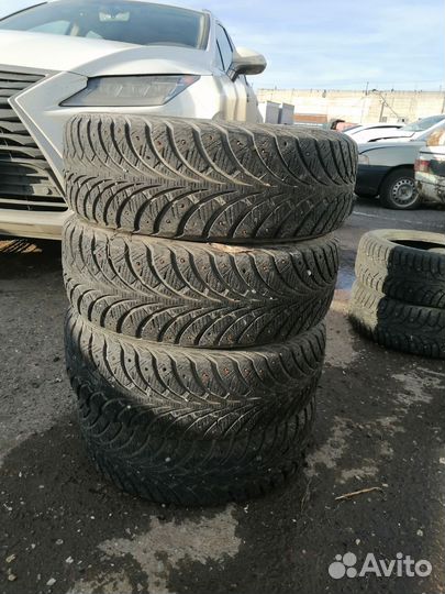 Goodyear UltraGrip Ice 195/60 R15 27L
