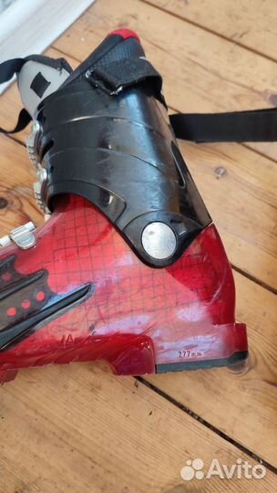 Горнолыжные ботинки atomic