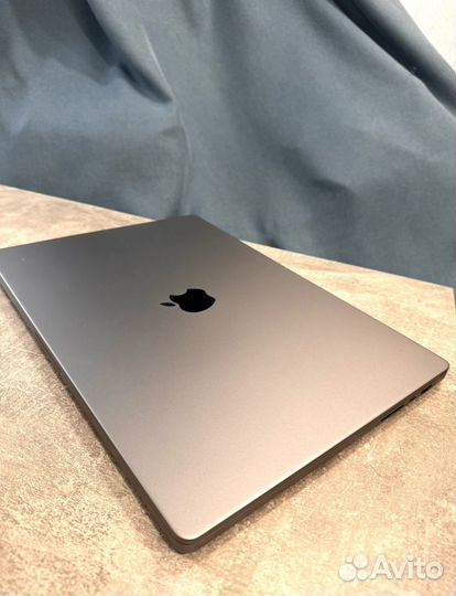 Ноутбук Apple MacBook Pro 16 серый