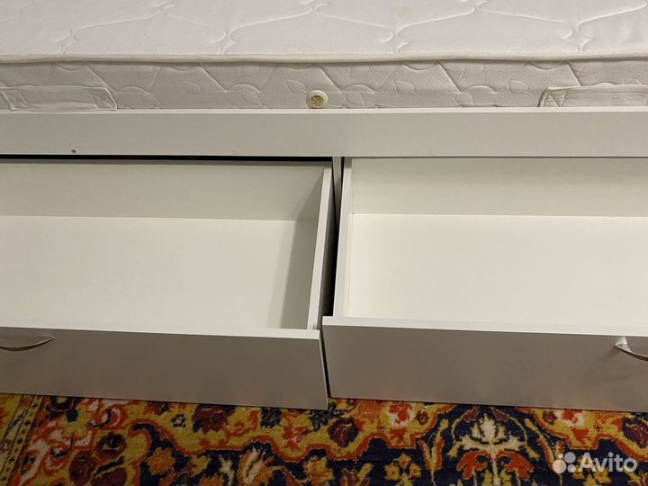 Кровать односпальная 90х200 с матрасом