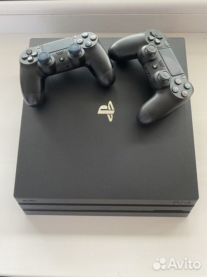 Продам playstation PS4 PRO 1 TB