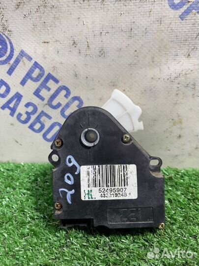 Сервопривод заслонки печки Chevrolet Trailblazer