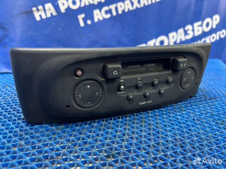 Штатная магнитола Renault Megane 1 седан K4J 2003