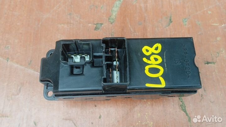 Блок управления стеклоподъемниками Mazda 6 GG (200