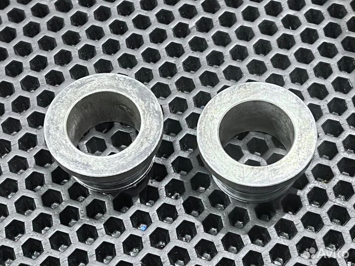 Втулки заднего колеса Suzuki RM-Z 450 2005-2007