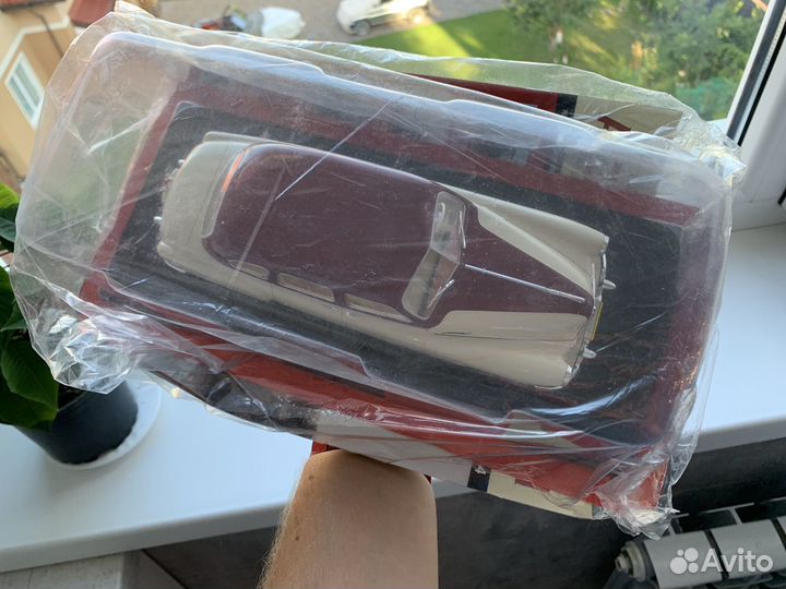 Модель автомобиля зим 12 (газ - 12) 1:24