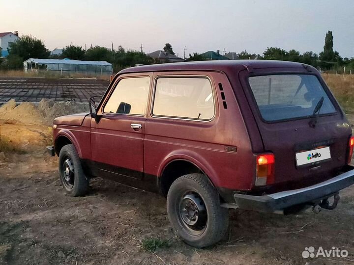 LADA 4x4 (Нива) 1.7 МТ, 2001, 110 000 км