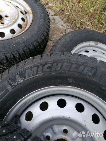 Michelin X-Ice North 215/65 R16
