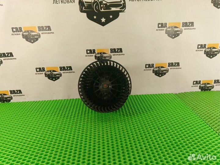 Моторчик отопителя Ford Kuga