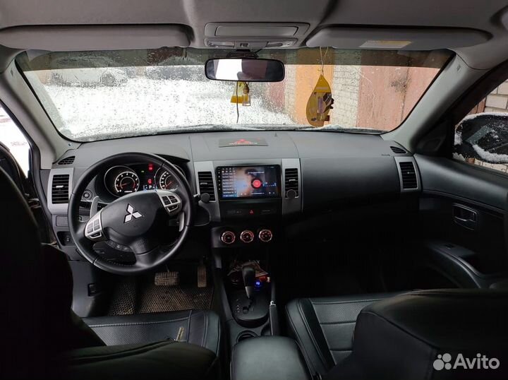 Mitsubishi Outlander 2.0 CVT, 2011, 257 216 км