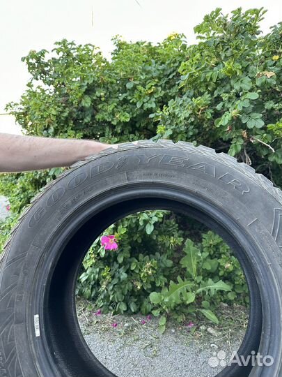 Goodyear UltraGrip Extreme 225/60 R17