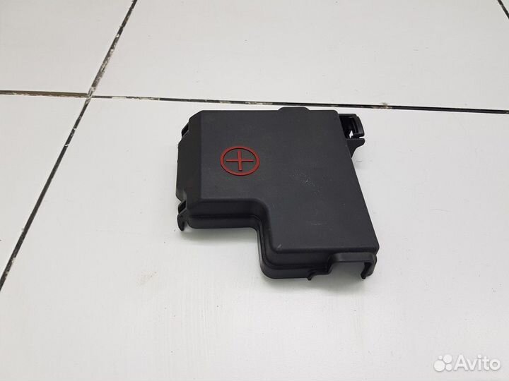 Крышка аккумулятора (Genesis G70)