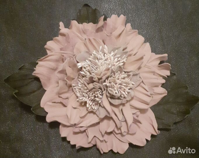 Брошь ручной работы