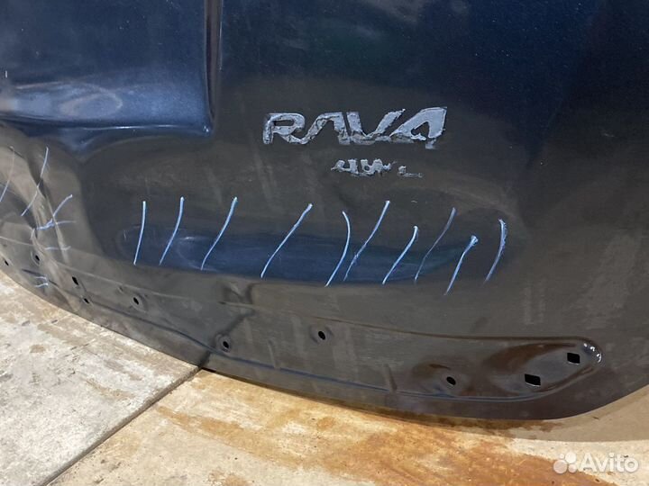 Toyota RAV4 Крышка багажника