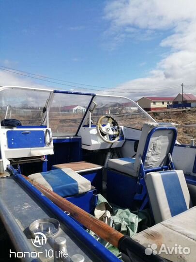 Продам лодку с мотором