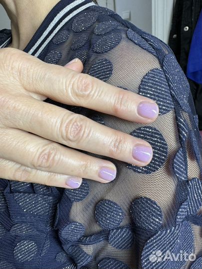 Модель на маникюр с покрытием гель лак 1000р