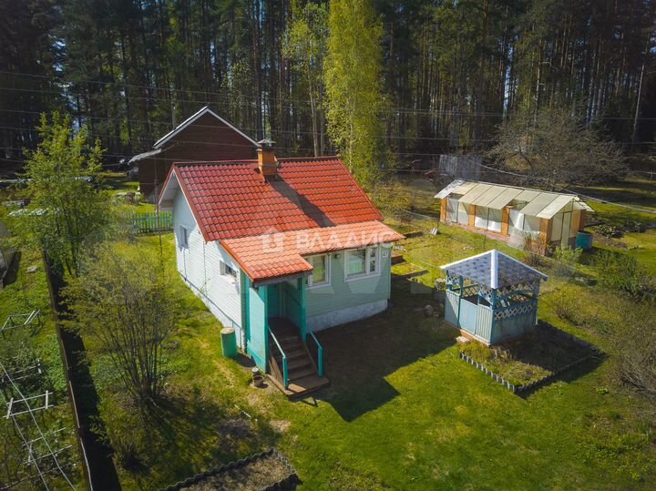 Дом 40 м² на участке 10,7 сот.