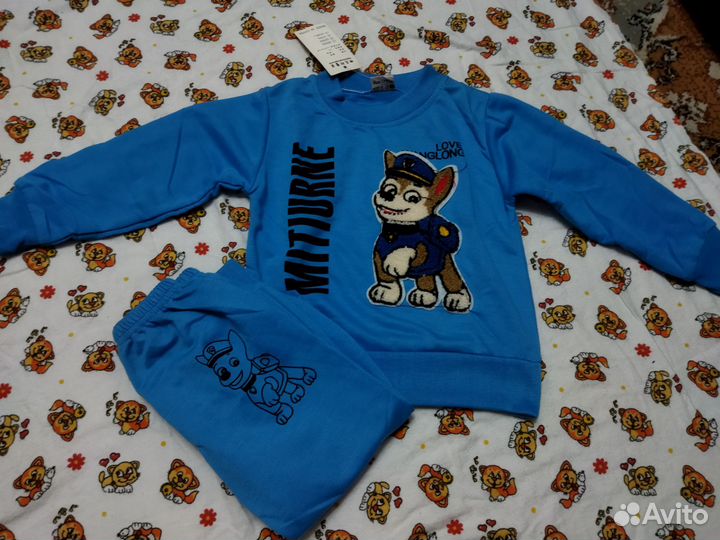 Костюм спортивный