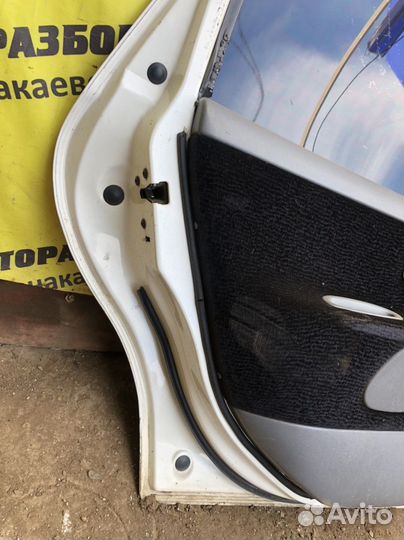 Задняя левая дверь Ford Mondeo 2