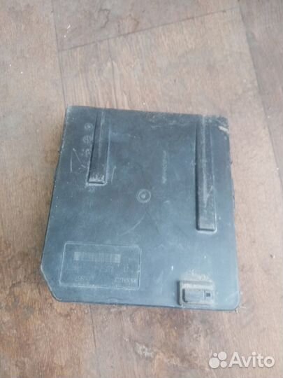 Блок предохранителей Renault Megane 2 1.6 K4M812