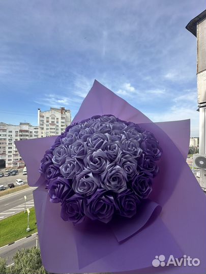 Розы из атласных лент