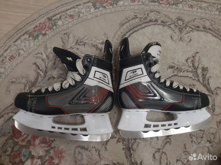 Коньки хоккейные
