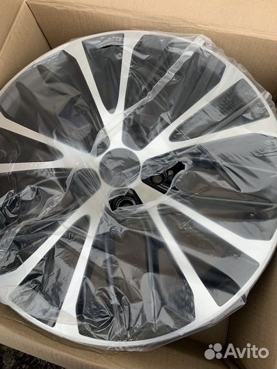 R17 Yokohama Ice Guard IG55 225/65, PCD 5x114.3 DIA 67.1