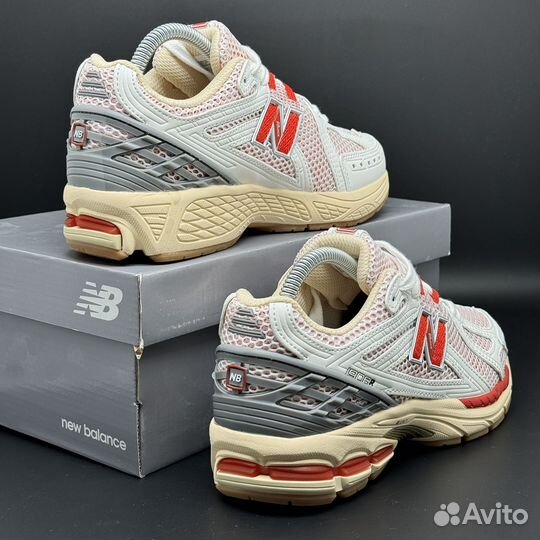 Кроссовки женские New Balance 1906R