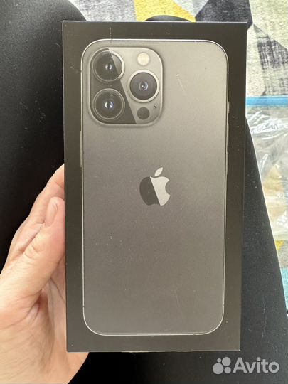 Коробка от iPhone 13 pro
