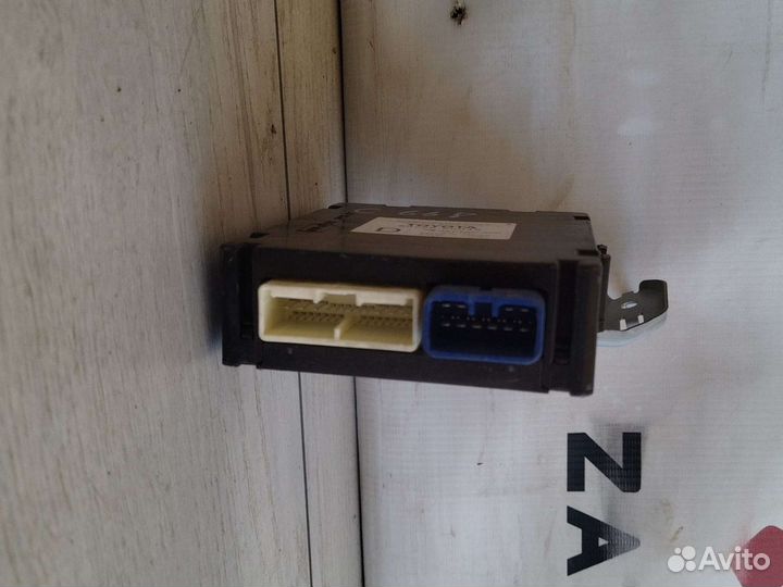 Lexus LX 570 Блок реле