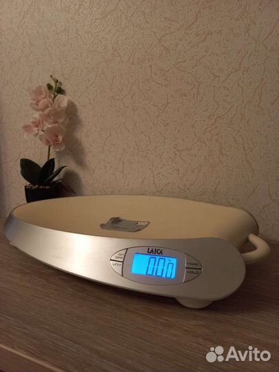Весы для новорожденных laica