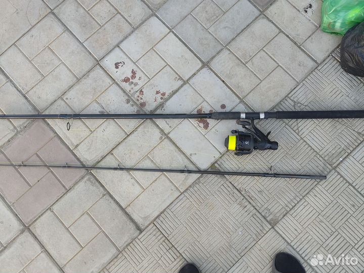 Карповое удилище с катушкой