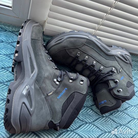 Треккинговые ботинки Lowa Gore-Tex (Словакия)