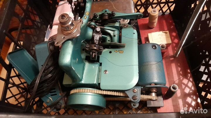 Оверлок Gemsy 1D +100 иголок