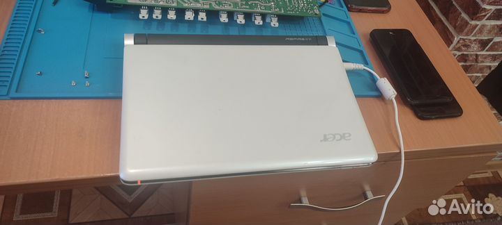 Acer aspire one