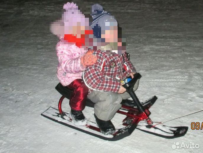 Санки на полозьях с рулем (снегокат)