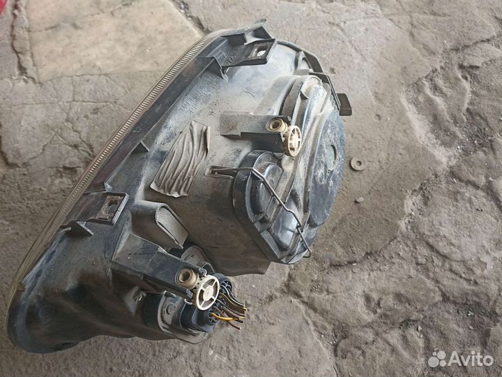 Фара правая на golf 4 с птф