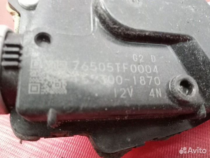 Мотор стеклоочистителя honda FIT LDA