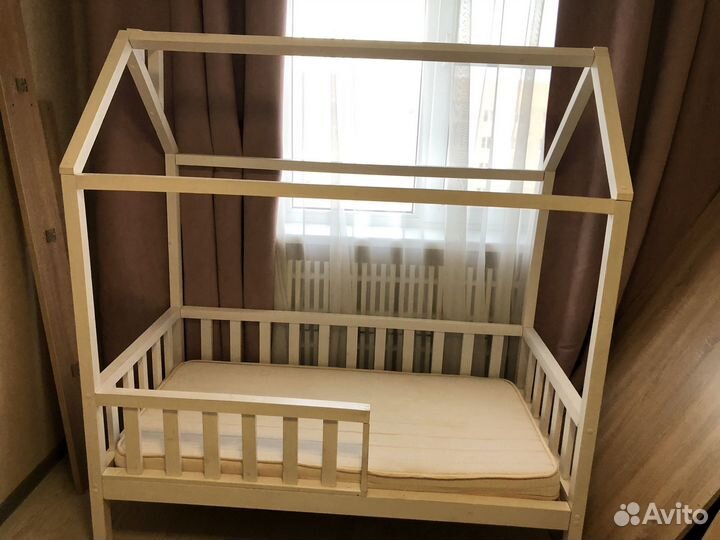 Детская кровать домик