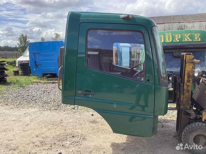 Дверь передняя правая Mercedes-Benz Truck Atego II