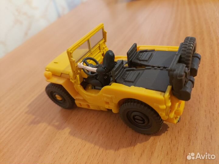 Трансформер Бамблби Studio Series 57 оригинал 12см