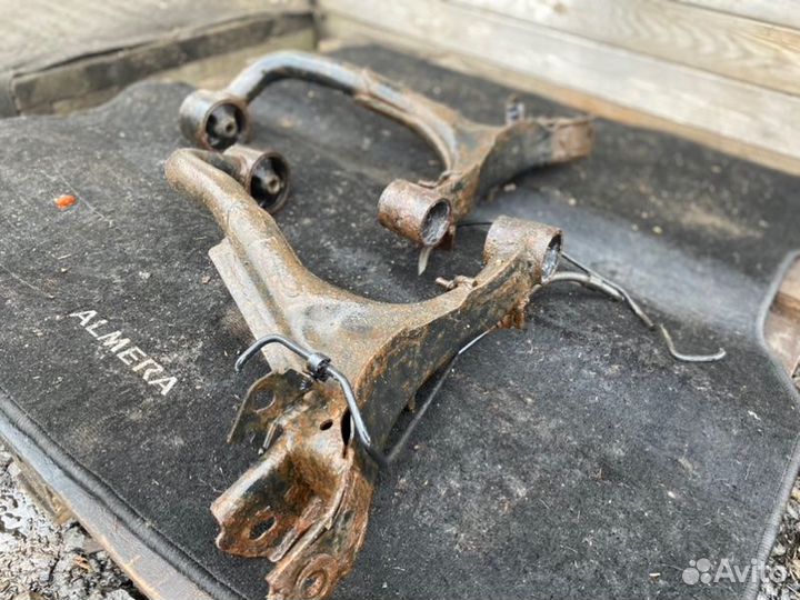 Рычаг подвески верхний задний Land Rover Discovery