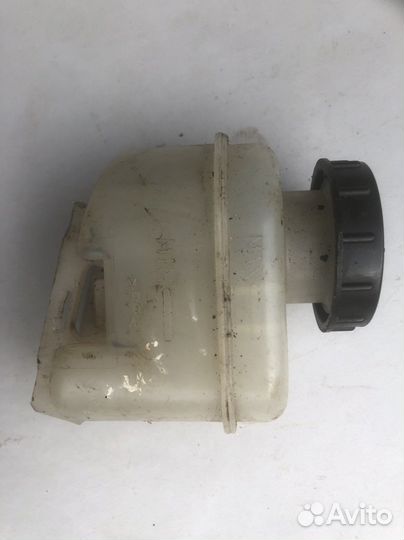 Тормозной бачок Infinity FX 35 / S50