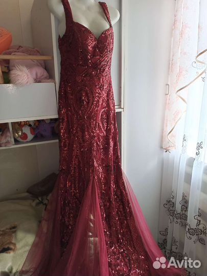 Вечернее платье