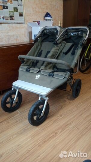 Коляска 2 в 1 дпя двойни или погодок easywalker