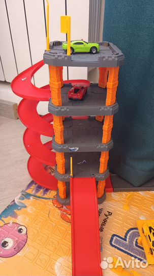 Детские игрушки, каталка, трек с машинками